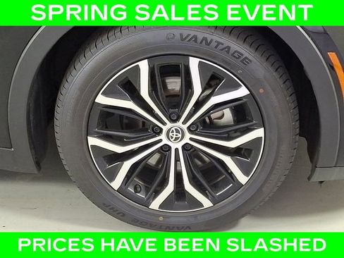 Certified 2024 Toyota Crown Limited image 9