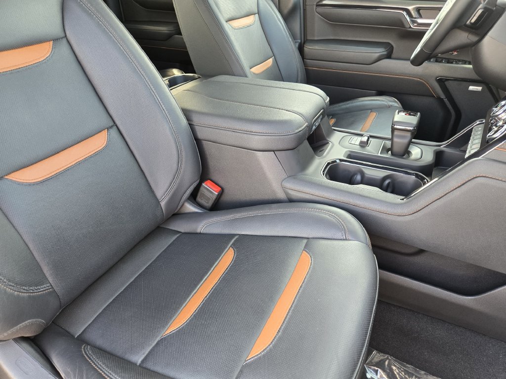 Used 2024 GMC Sierra 1500 AT4 w/ Technology Package AWD/4WD image 15