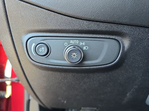 Used 2018 Chevrolet Equinox LT image 28