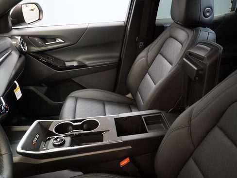 New 2026 Chevrolet Equinox LT w/ Convenience Package II image 10