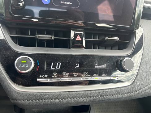 Certified 2024 Toyota Corolla SE FWD image 27