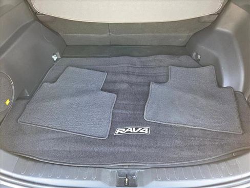 Used 2020 Toyota RAV4 XSE AWD/4WD image 6