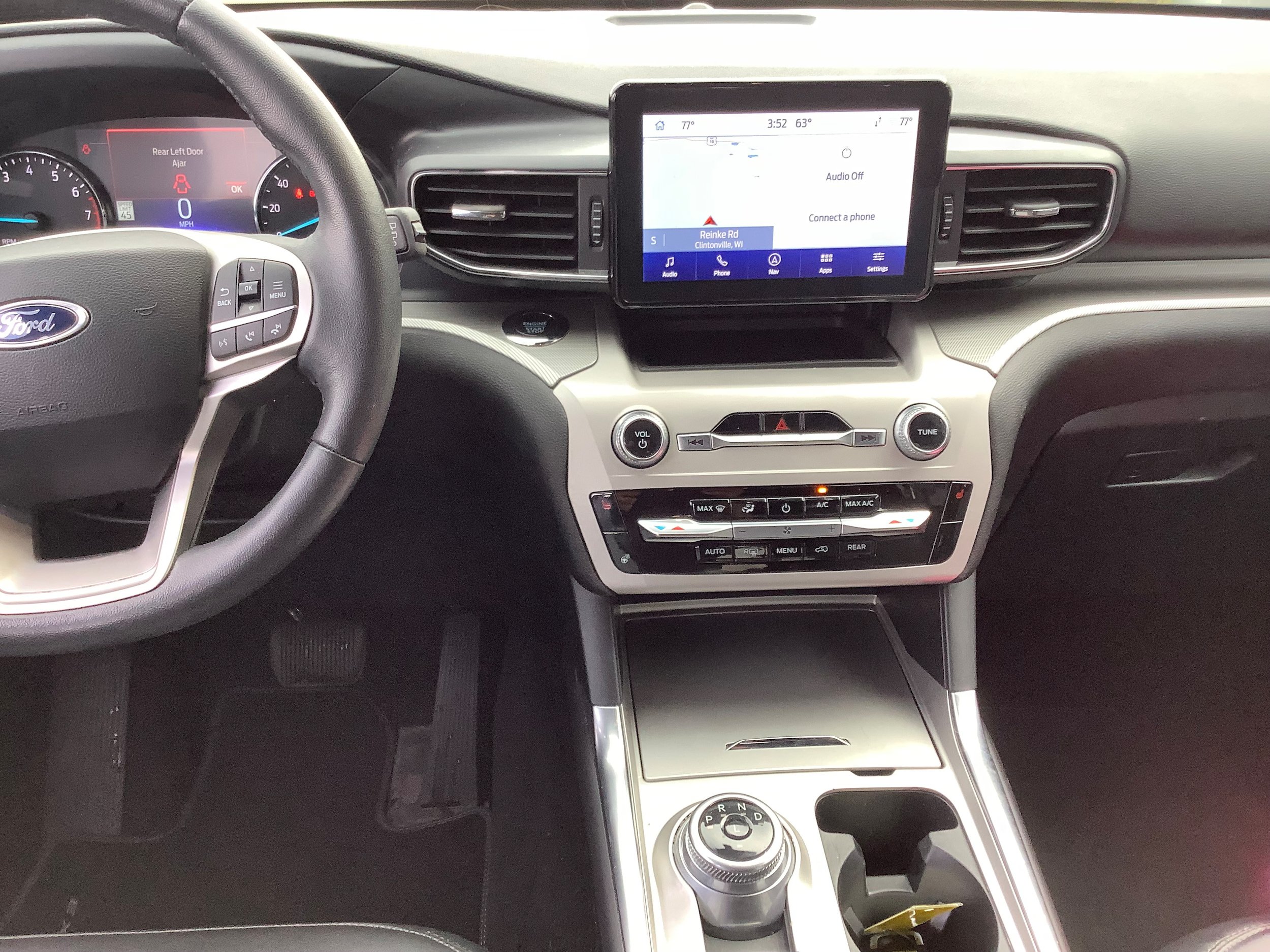 Used 2024 Ford Explorer XLT w/ Equipment Group 202A AWD/4WD image 9