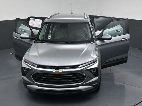 Used 2025 Chevrolet TrailBlazer LT FWD image 23
