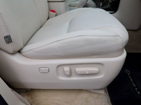 Used 2013 Lexus LX 570 4WD image 49