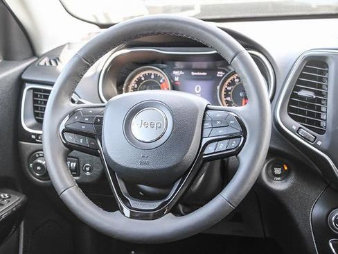 Used 2023 Jeep Cherokee Altitude Lux image 15