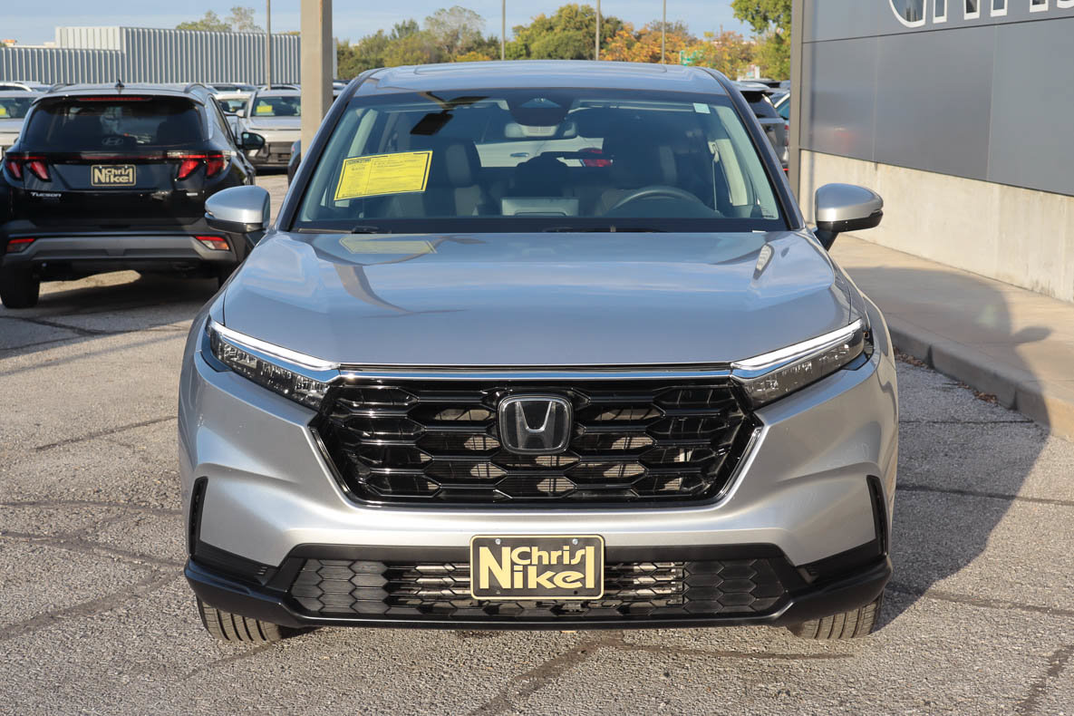 Used 2025 Honda CR-V EX image 2