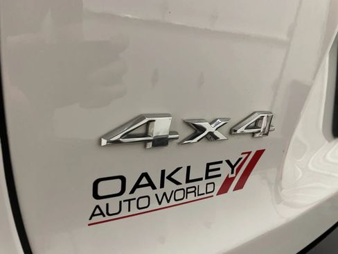 Used 2021 Jeep Cherokee Latitude Plus AWD/4WD image 14