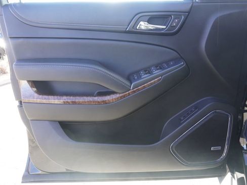 Used 2017 Chevrolet Suburban Premier image 17