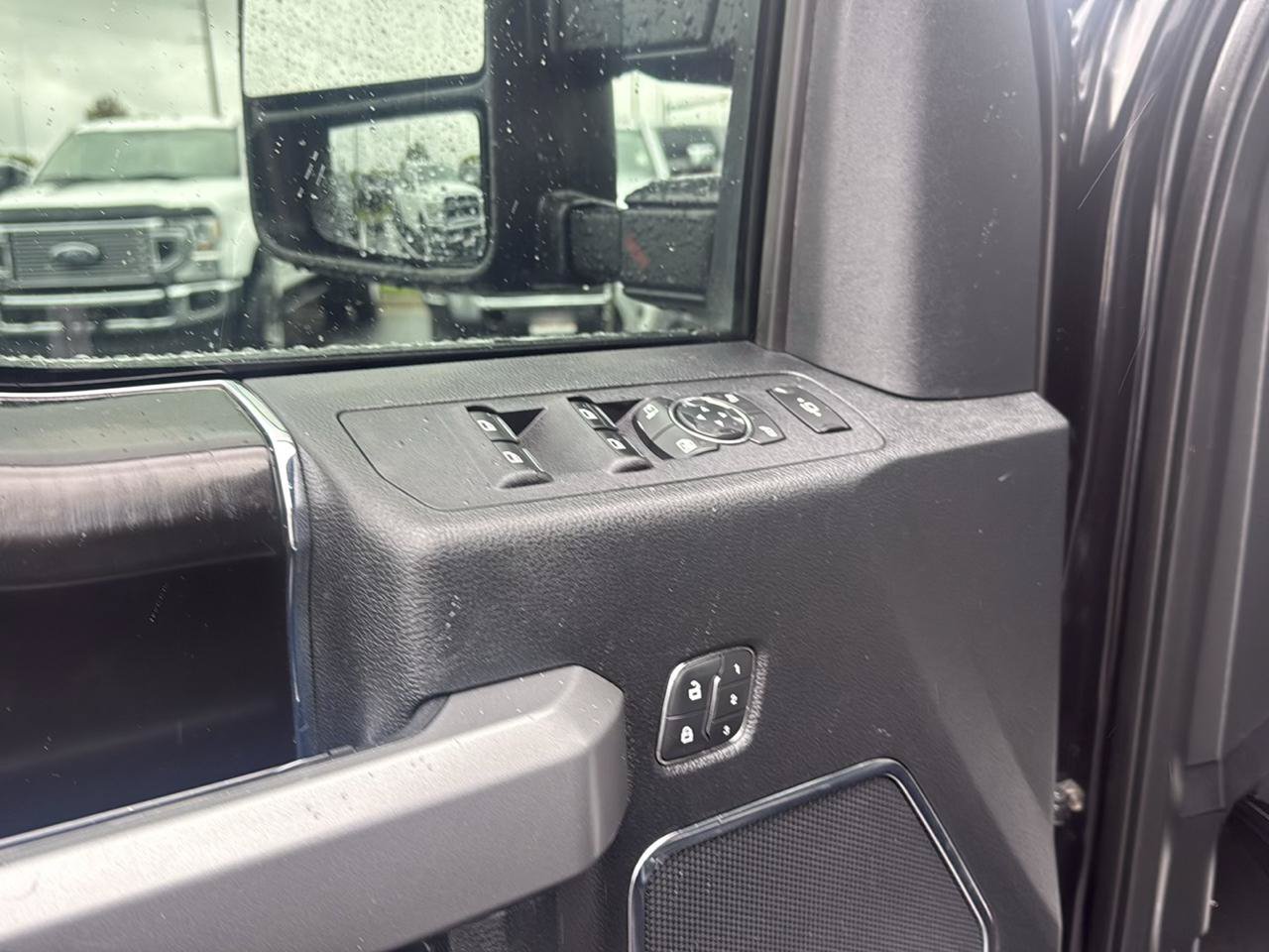 Used 2019 Ford F250 Platinum w/ FX4 Off-Road Package AWD/4WD image 15