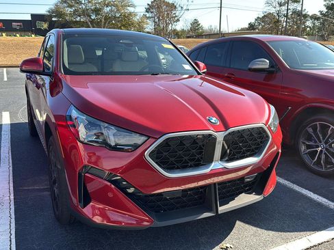 Used 2025 BMW X2 xDrive28i w/ Convenience Package image 3