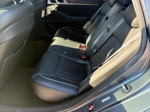 Used 2015 Hyundai Genesis 3.8 w/ Option Group 04 image 25