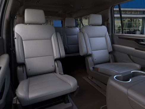 New 2026 Chevrolet Suburban Z71 w/ Z71 Off-Road Package AWD/4WD image 17