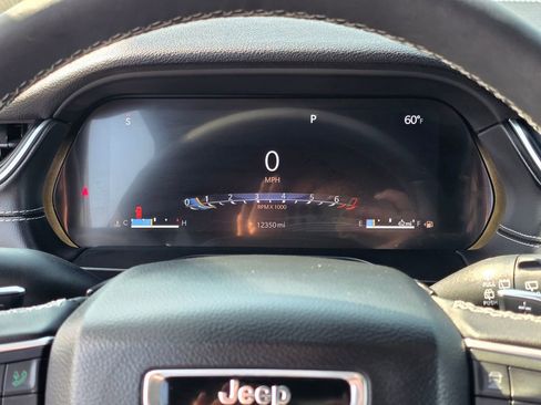 Used 2025 Jeep Grand Cherokee L Altitude image 19