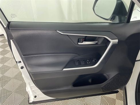 Used 2025 Toyota RAV4 XLE image 14