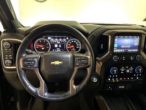 Used 2020 Chevrolet Silverado 2500 High Country w/ Technology Package AWD/4WD image 5
