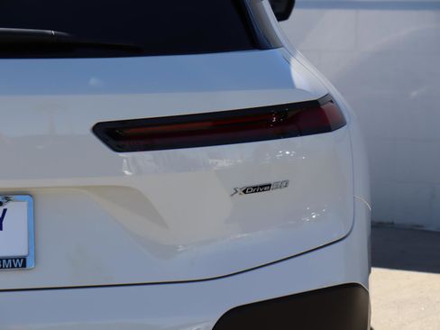 Used 2025 BMW iX xDrive50 w/ Convenience Package image 6