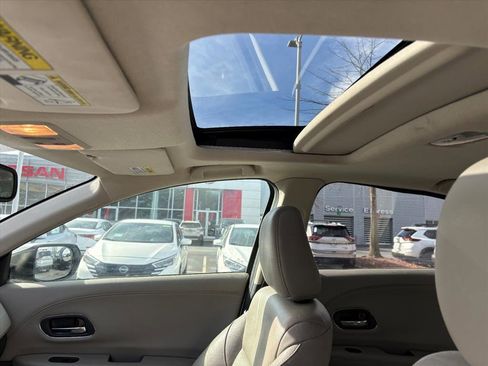 Used 2018 Honda HR-V EX-L image 13