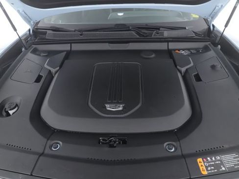 Used 2024 Cadillac Lyriq Tech RWD image 15