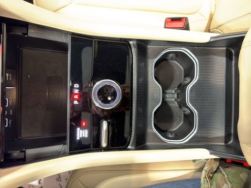 Used 2024 Jeep Grand Cherokee L Limited w/ Luxury Tech Group II image 37