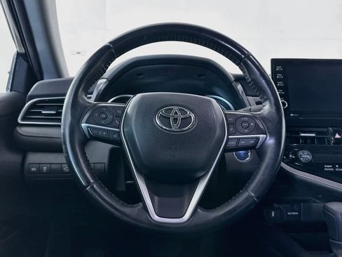 Used 2021 Toyota Camry LE w/ Cold Weather Package FWD image 18