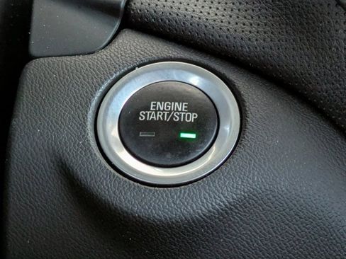 Used 2023 Chevrolet Equinox Premier image 34