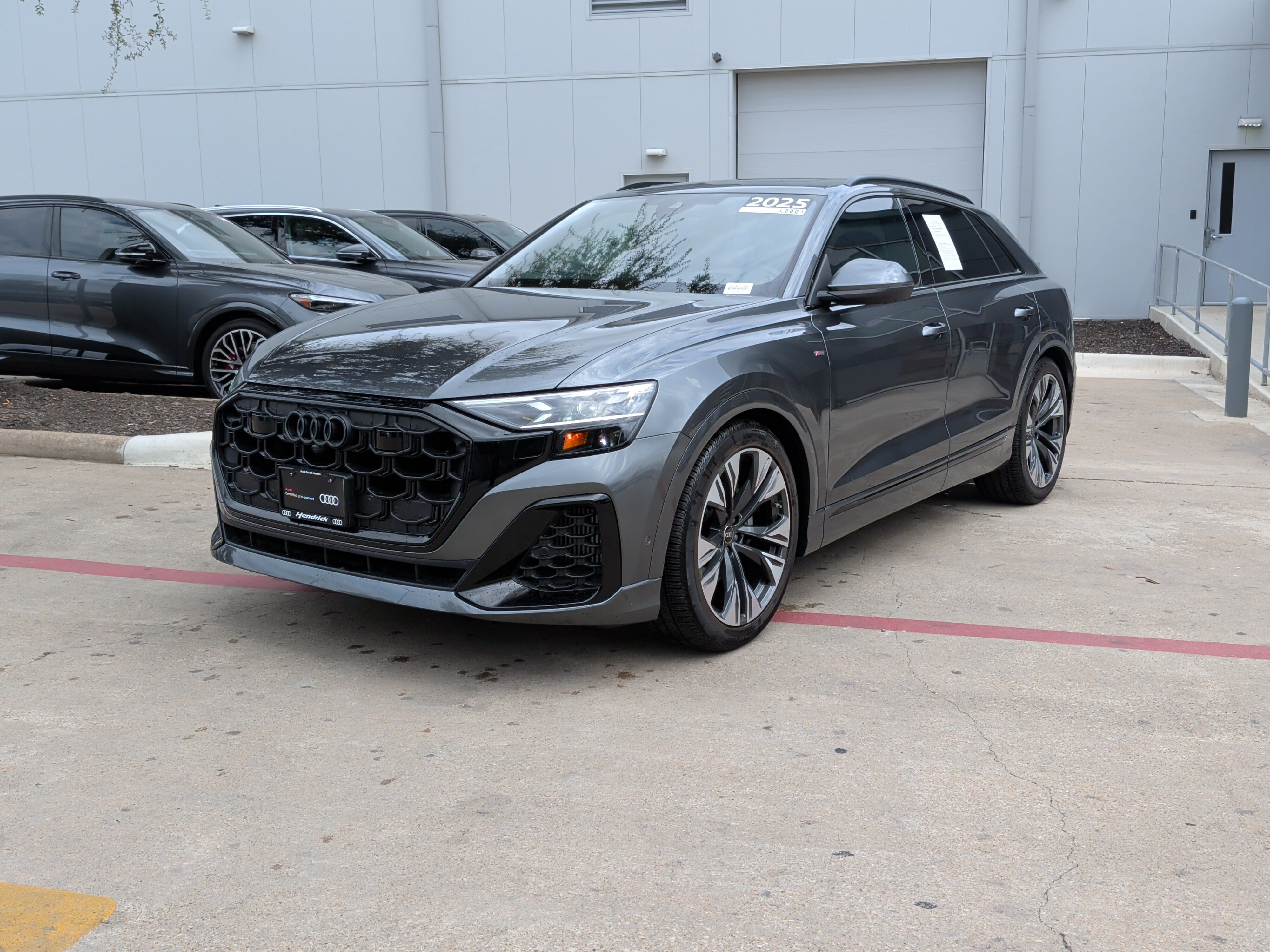 Certified 2025 Audi Q8 Prestige AWD/4WD image 5