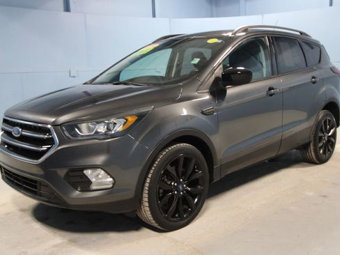 Used 2019 Ford Escape SE image 24
