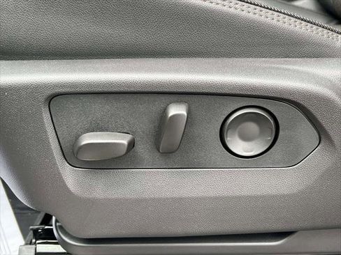 Used 2025 Chevrolet Suburban High Country w/ Sun And Tow Package image 19