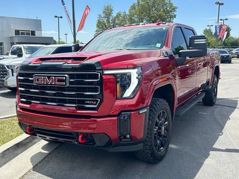 Used 2025 GMC Sierra 2500 AT4 w/ AT4 Premium Plus Package AWD/4WD image 12
