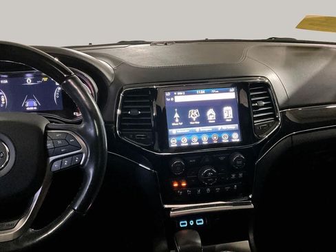 Used 2019 Jeep Grand Cherokee Overland AWD/4WD image 6