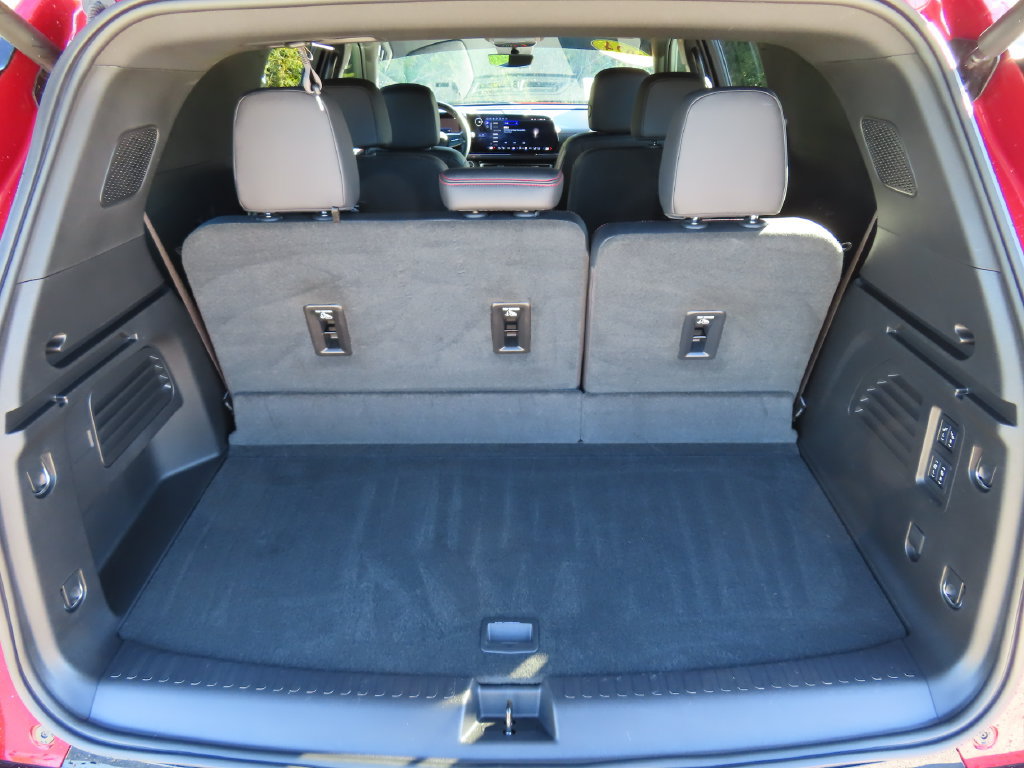 Certified 2024 Chevrolet Traverse RS AWD/4WD image 17