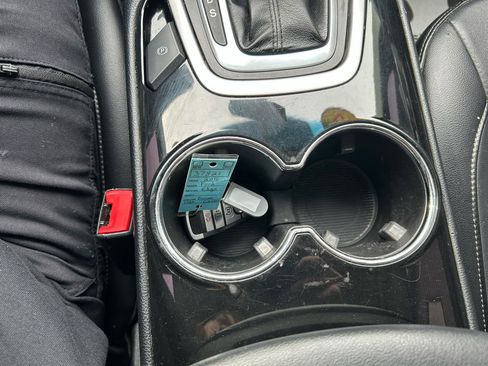 Used 2016 Ford Edge SEL w/ Equipment Group 201A AWD/4WD image 28