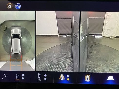 New 2026 Chevrolet Equinox LT w/ Convenience Package II FWD image 18