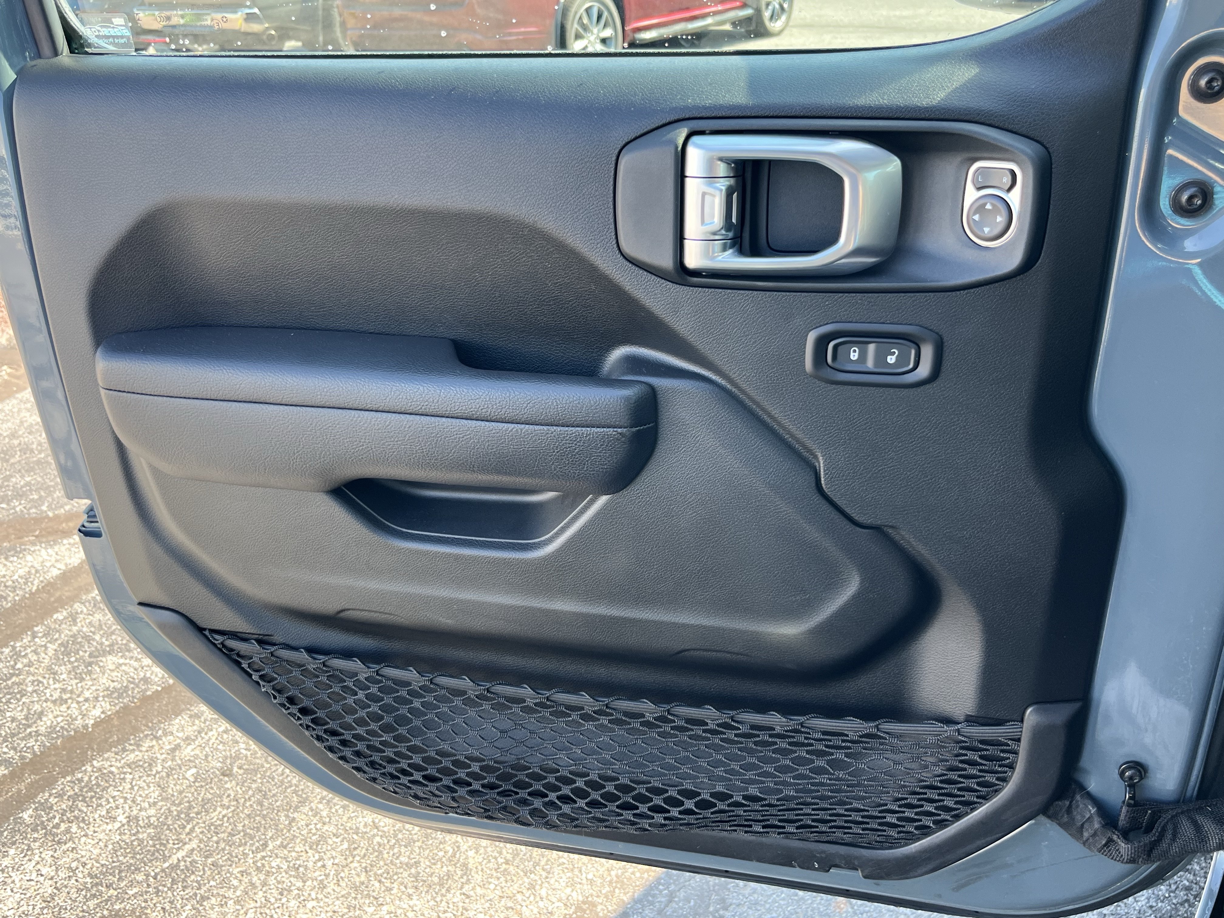 Used 2024 Jeep Wrangler Unlimited AWD/4WD image 16