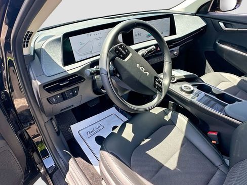 Used 2024 Kia EV6 Light RWD image 9