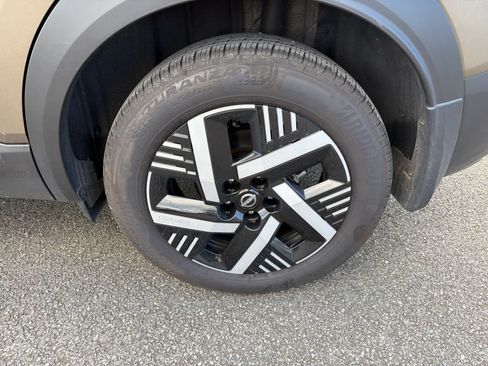 Used 2026 Nissan Kicks SV FWD image 5