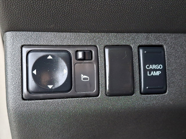 Used 2010 Nissan Frontier SE w/ SE Value Truck Pkg AWD/4WD image 22