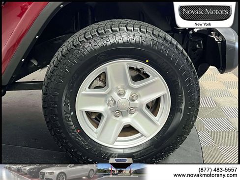 Used 2022 Jeep Gladiator Sport image 9