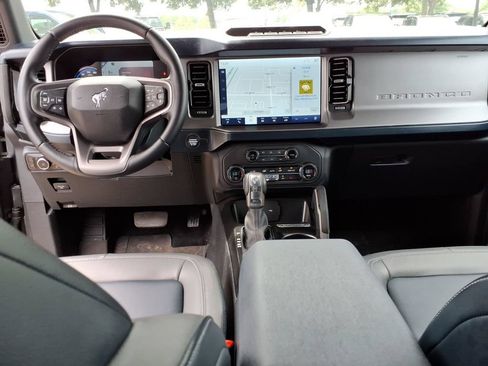 Used 2023 Ford Bronco Outer Banks w/ Sasquatch Package AWD/4WD image 12