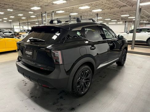 Used 2025 Nissan Kicks SR w/ SR Premium Package AWD/4WD image 4