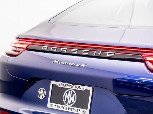 Used 2020 Porsche Panamera 4 image 33