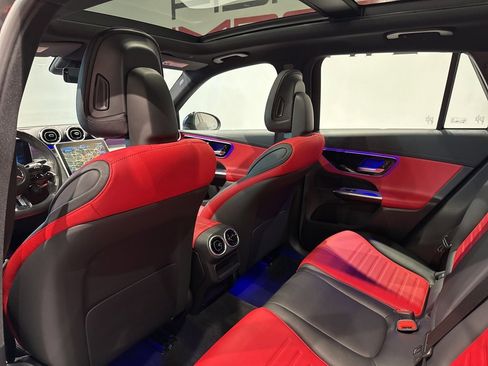 Used 2024 Mercedes-Benz GLC 43 AMG 4MATIC image 40