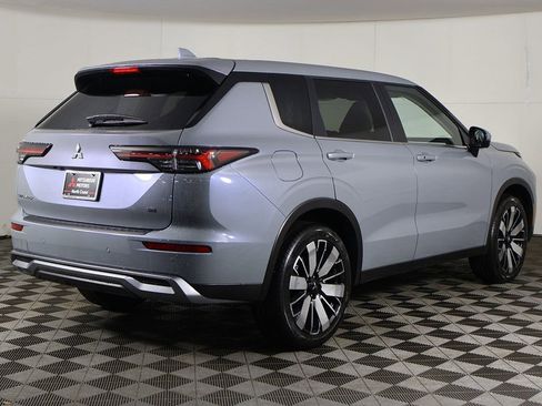 New 2026 Mitsubishi Outlander SE FWD image 11