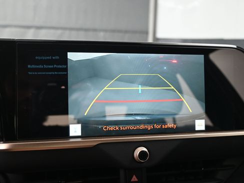 Certified 2025 Toyota Crown XLE image 13