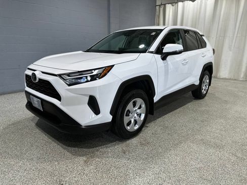 Used 2023 Toyota RAV4 LE AWD/4WD image 5