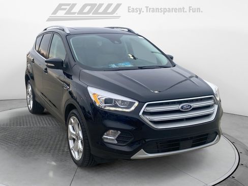 Used 2019 Ford Escape Titanium image 1