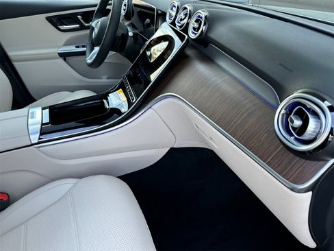New 2025 Mercedes-Benz GLC 350e 4MATIC image 16