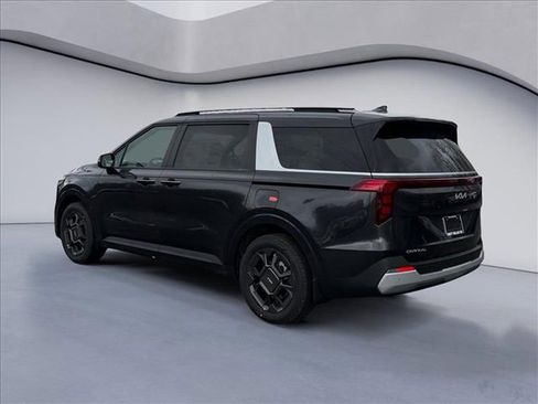 New 2026 Kia Carnival EX FWD image 3