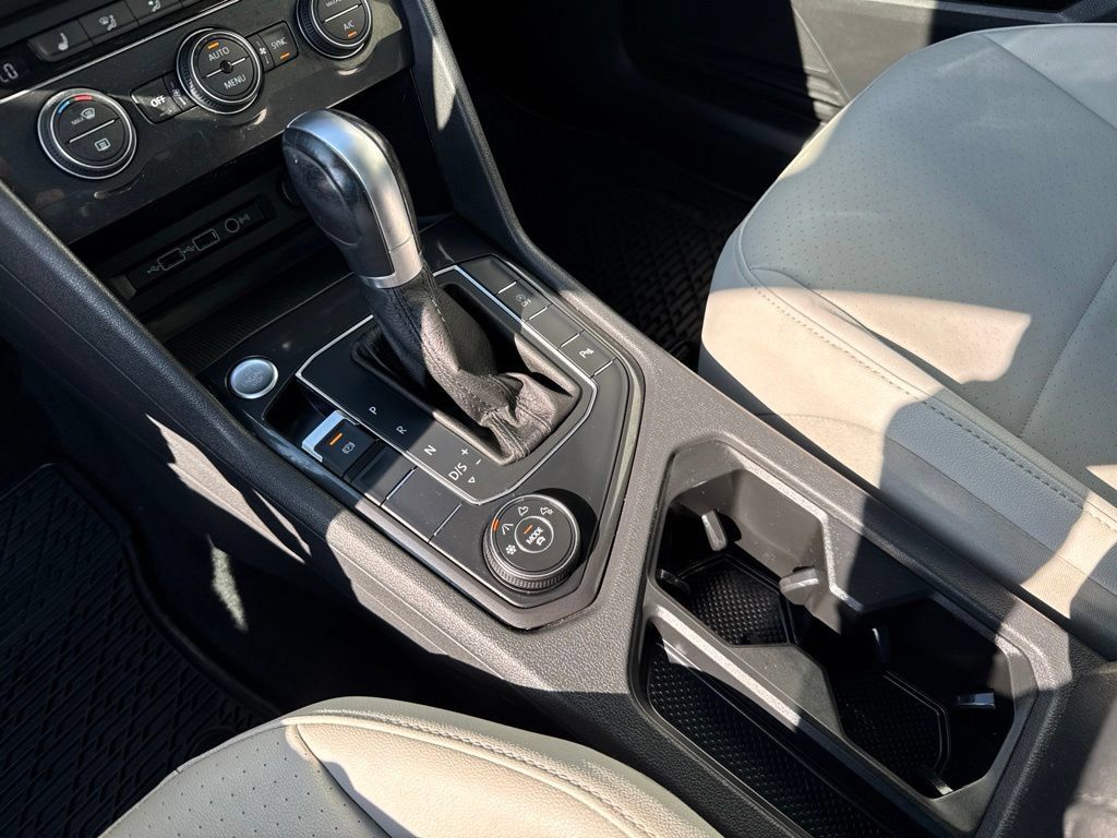Used 2019 Volkswagen Tiguan SEL AWD/4WD image 24